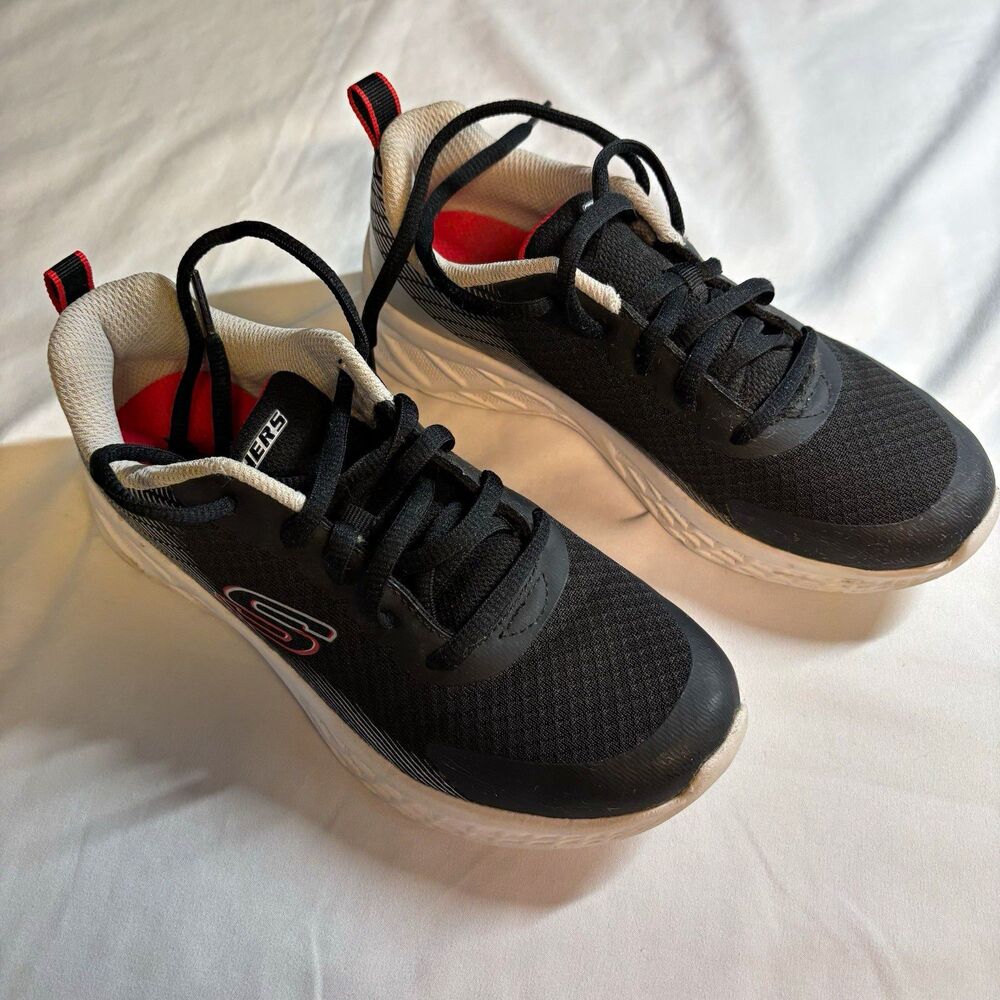 SKECHERS Boys Mesh Lace-Up Athletic Sneakers Black/Red Size 2